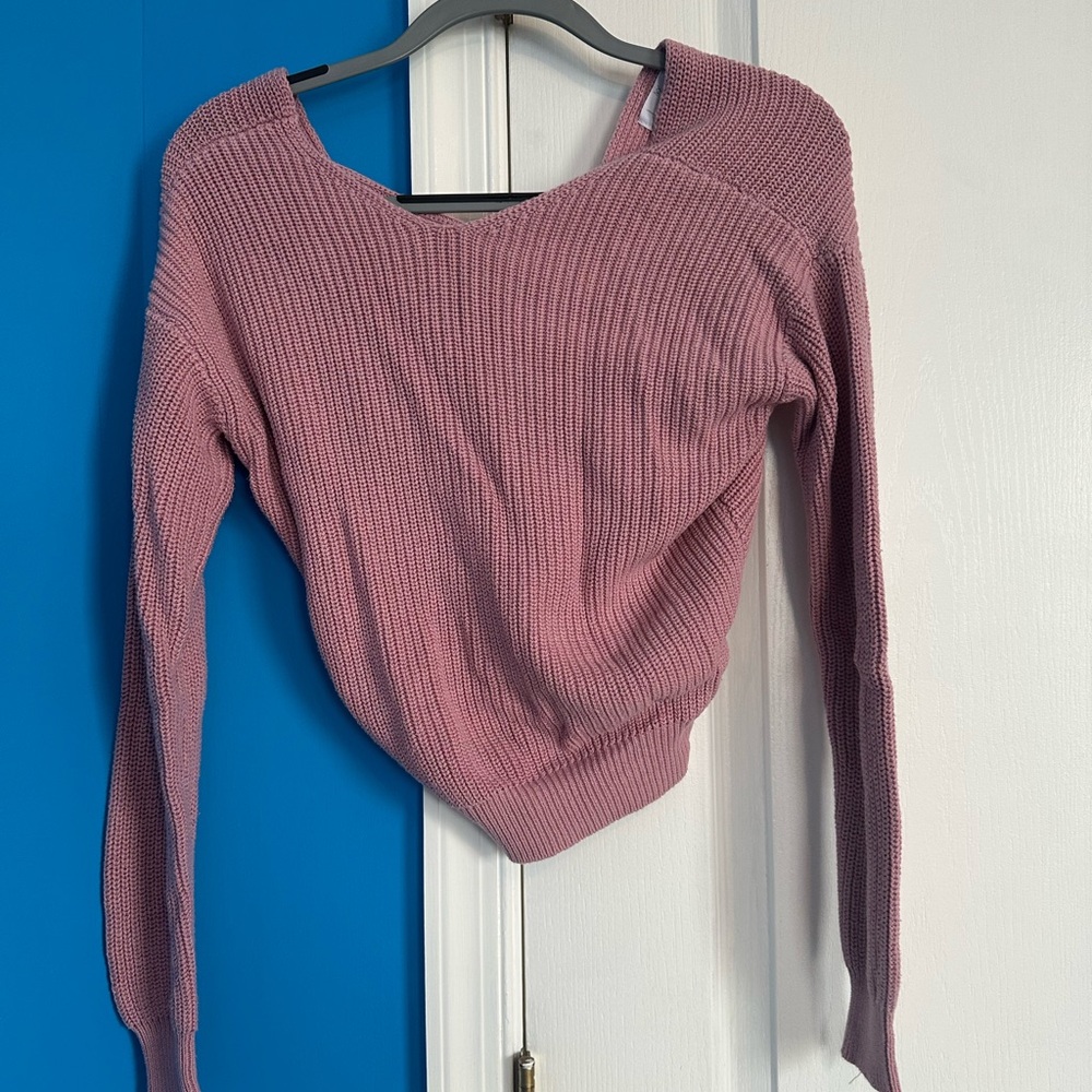 Twist back pink sweater